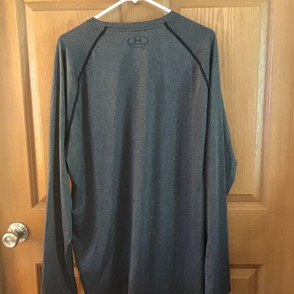 Men's Under Armour Shirt - Picture 2 of 2